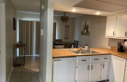 Ellendale House | Easy Living for Work & Exploration Free Parking