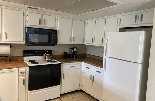 Ellendale House | Easy Living for Work & Exploration Free Parking