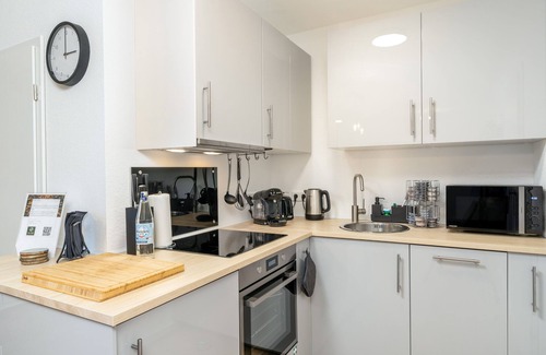 Kupferdreh Condo | EasyGreen modern apartment near Baldeneysee