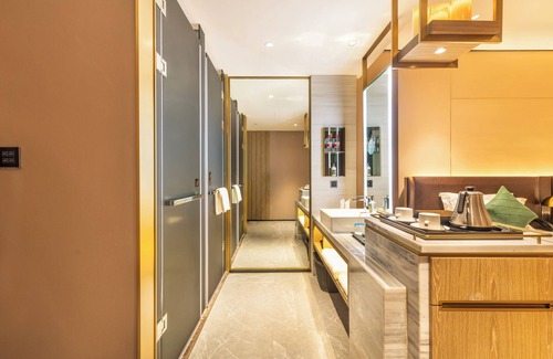 East Huanshi Road Hotel | Echarm Plus International Hotel Ouzhuang Metro Station Branch - Free Deliver Service to Canton Fair Complex During Canton Fair Period