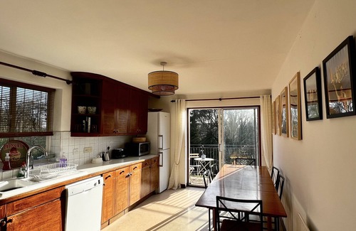 Haslemere House | Eclectic Hilltop House · Panoramic Views of the South Downs