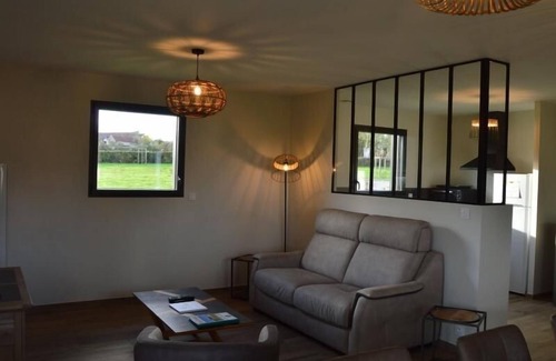 Pouligny-Saint-Martin Cottage | Eco-Friendly Retreat: Private Garden, Accessible, Near Nautical Base, 3 Bedrooms, Sleeps 8