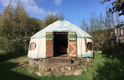 Whitegate RV Rental | Eco Glamping immersed in nature, ideal for family holidays andromantic getaways!