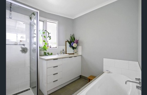 Breamlea House | Eco Retreat