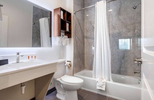 Barker Hotel | Econo Lodge Houston Northwest - Cypress