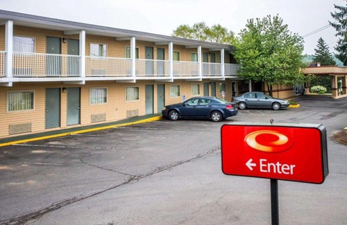 Shamokin Dam Hotel | Econo Lodge Inn & Suites Shamokin Dam - Selinsgrove