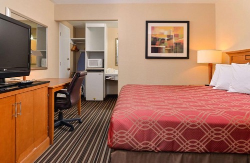 Tri-Cities Cabin | Econo Lodge Kennewick Tri-Cities
