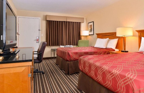 Tri-Cities Cabin | Econo Lodge Kennewick Tri-Cities