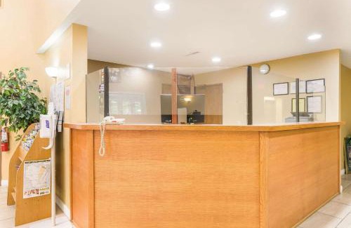 Lake Mills Cabin | Econo Lodge Lake Mills