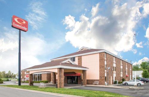 Marion Cabin | Econo Lodge Marion