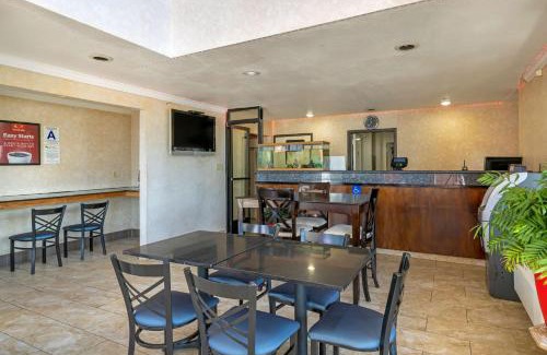 Moreno Valley Hotel | Econo Lodge Moreno Valley