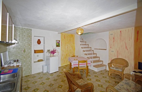 Belmonte Calabro House | Ecotourism in the medieval village of Calabria, tradition and culture, sea and nature .