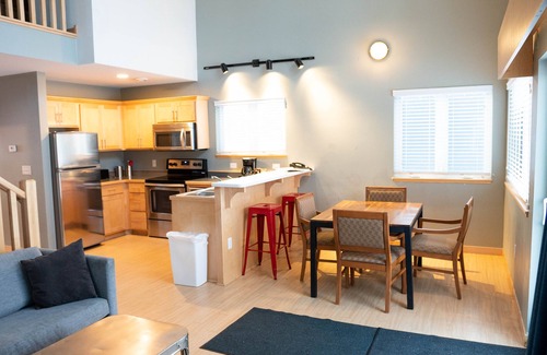 Onamia Hotel | Eddy's Resort