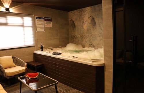 Safed Apartment | Eden - luxury apartment in the old city with a spa