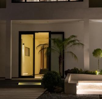 Changjiang County House | Eden Yard Boutique Hotel and Experiences