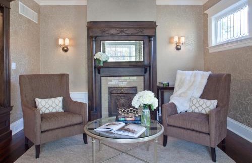 Old Town West Hotel | Edwards House