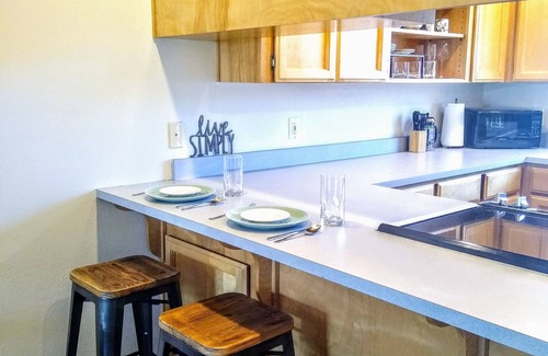 Medford Cottage | Efficient, clean, pet-friendly 2 bed/bath cottage