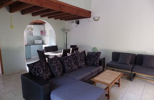 Vouvant Villa | Eglantine (3 bedrooms - sleeps 8)