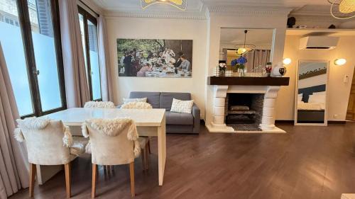16th Arrondissement Apartment | Eiffel-Tower, Deluxe Suite Passy - 6 people