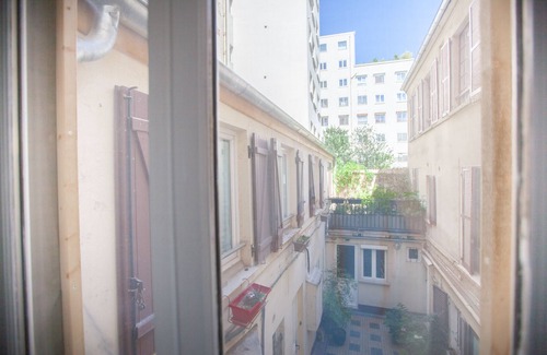 Quartier du Gros-Caillou Apartment | Eiffel Tower Rue Cler