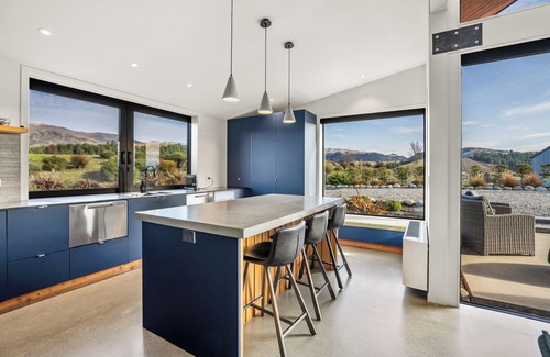 Luggate House | Eight On Jackson - Luggate Holiday Home