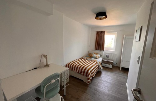 Neumuhlen-Dietrichsdorf House | Ein schönes Zimmer in Kiel