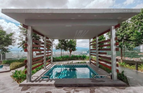 Taman Mutiara Apartment | EkoCheras Deluxe Suite 3mins to MRT Station