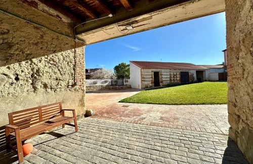 Castronuevo de Esgueva House | El Páramo