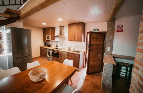 Sotillo de la Adrada House | EL PATIO DE LAS TINAJAS