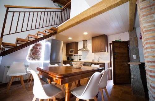 Sotillo de la Adrada House | EL PATIO DE LAS TINAJAS