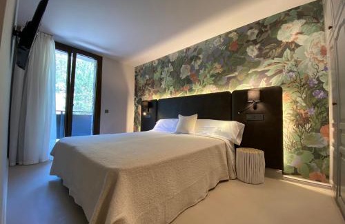 Vilallonga de Ter Hotel | El Serrat De Tregura