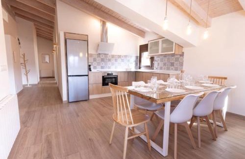 Beceite Apartment | El sueño del Búho 4. Ático con chimenea y terraza.