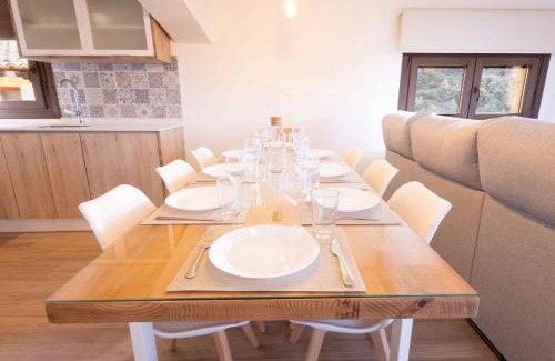 Beceite Apartment | El sueño del Búho 4. Ático con chimenea y terraza.