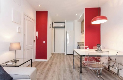 Collblanc y La Torrassa Apartment | Elegant and luxurious interior designed apartment, perfect for those who are in search of the finer things in life.