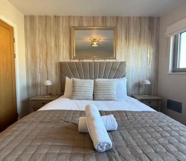 Cardiff City Centre Apartment | Elegant 1 Bed with free parking