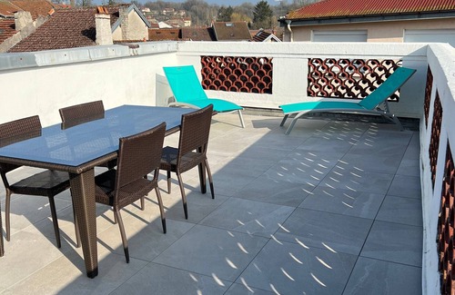 Bourbonne-les-Bains Cottage | Elegant 3-Star Apartment with Rooftop Terrace, Near Thermal Baths in Bourbonne-les-Bains