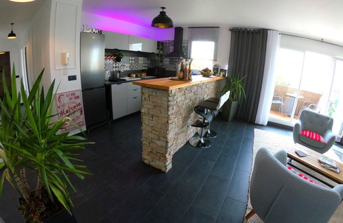 Drancy Apartment | Elegant 70m2 Rooftop at the foot of Le Bourget station