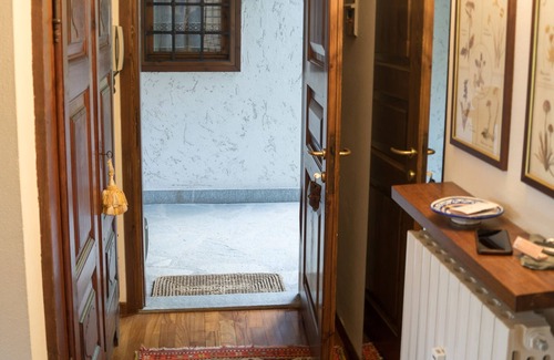 Courmayeur House | Elegant accommodation with garden and unobstructed mountain views