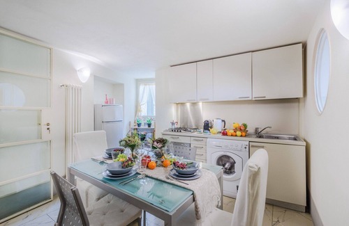 Lucca Historical Center Apartment | Elegant Apartment in a Quiet Street inside the Walls Of Lucca