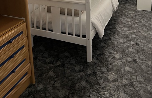 Pueblo Nuevo Apartment | Elegant Apartment near Ventas and Alcala with Wifi