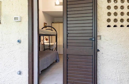 Pischina Salida Apartment | Elegant apt in a resort with pool and private beach