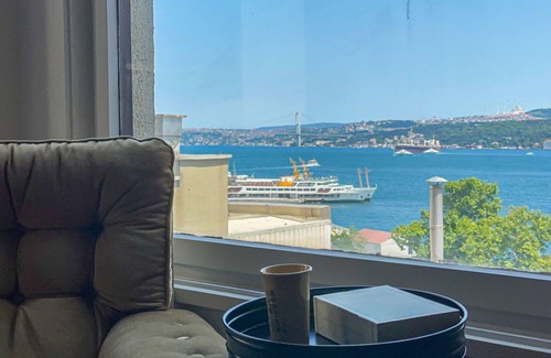 Kabatas Apartment | Elegant Bosphorus-View Residence Opposite Galataport