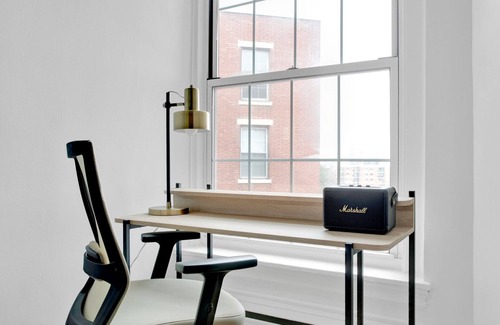 North Brookline Apartment | Elegant Brookline Studio w/Gym & W/D, by Blueground