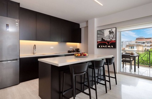 Glyfada Apartment | Elegant & Central 3BR in Glyfada