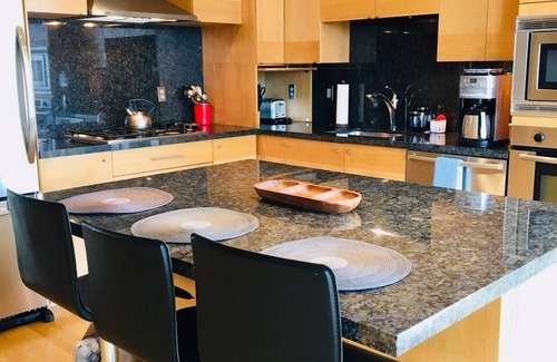 Downtown Portland Condo | Elegant Condo at Portland Downtown Riverfront