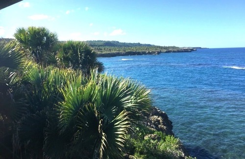 North Coast Villa | ELEGANT, CONTEMPORARY OCEANFRONT VILLA ON ITS OWN PRIVATE PENINSULA