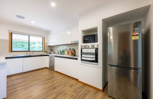 Horsham House | Elegant Country Escape