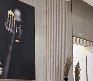 Al-'Atarin Apartment | Elegant Downtown Apartment PlayStation Included