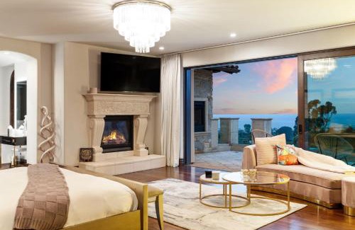 Hidden Valley House | Elegant La Jolla Villa - Ocean Views & Pool