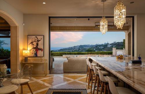 Hidden Valley House | Elegant La Jolla Villa - Ocean Views & Pool